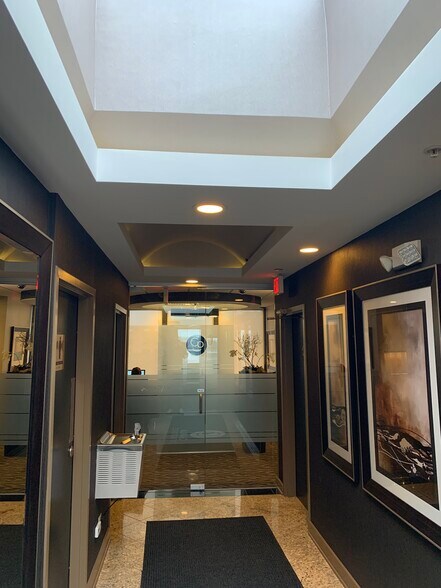 More Photos Of 519 N Cass Ave, Westmont Medical For Lease