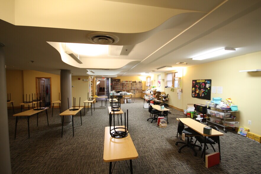 More Photos Of 2200 Wisconsin Ave NW, Washington Apartments For Lease