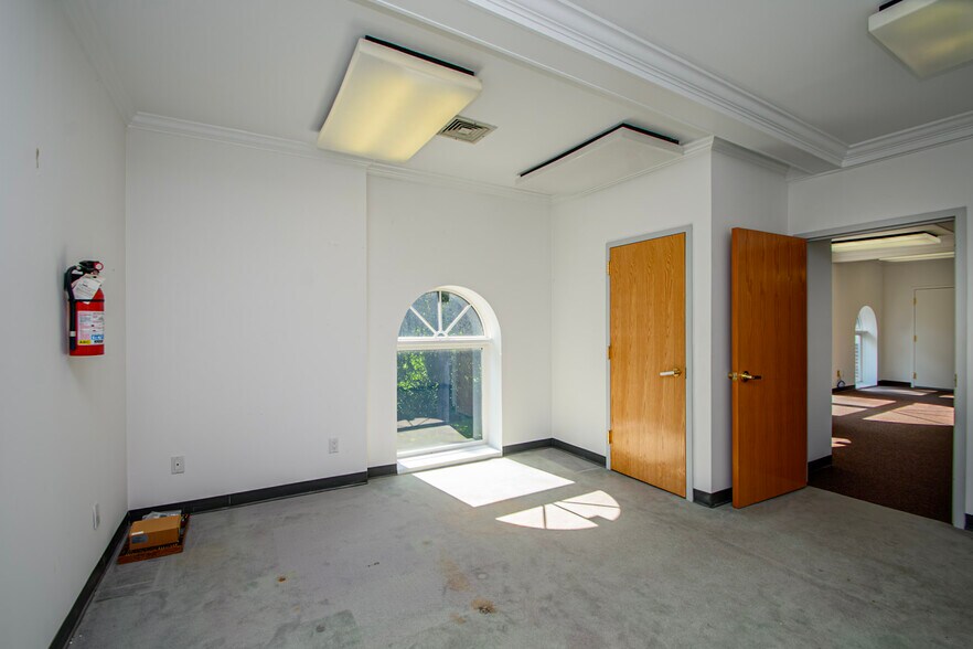 More Photos Of 213 Chestnut St, Nutley Office For Sale