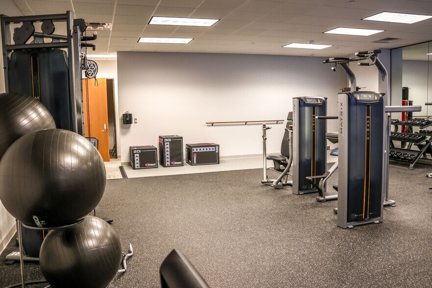 More Photos Of 100 Lexington St, Fort Worth Office For Lease