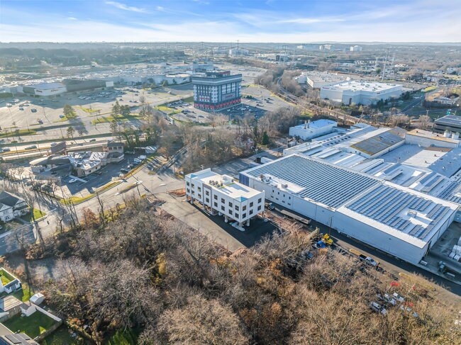 More Photos Of 374 Green St, Woodbridge Coworking Space