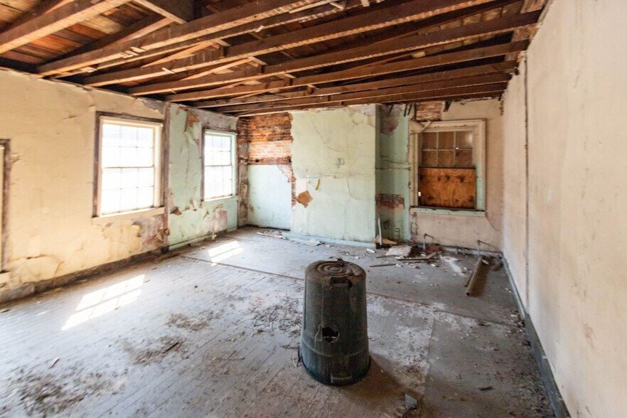 More Photos Of 115 W Saratoga St, Baltimore Storefront Retail Residential For Sale