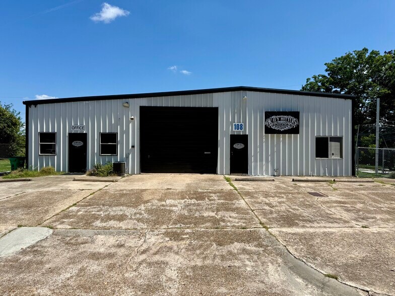 Primary Photo Of 108 Schilling St, Baytown Warehouse For Lease