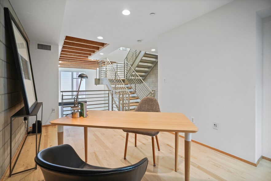 More Photos Of 3450 Cahuenga Blvd W, Los Angeles Office Residential For Lease