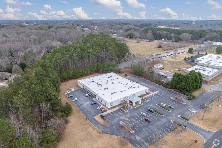 More Photos Of 705 Breedlove Dr, Monroe Medical For Lease