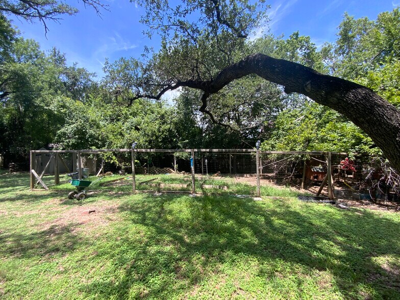 More Photos Of 2702 Palomino Dr, Austin Land For Sale
