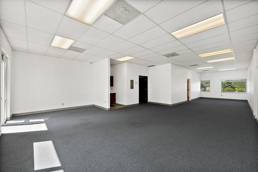 More Photos Of 3721 Kitsap Way, Bremerton Office For Lease