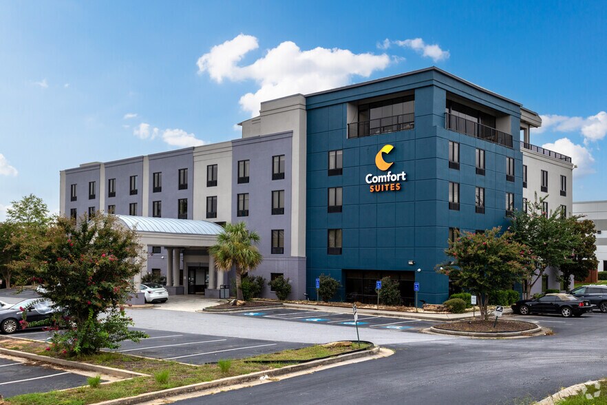 Primary Photo Of 5087 Clark Howell Hwy, Atlanta Hotel For Sale