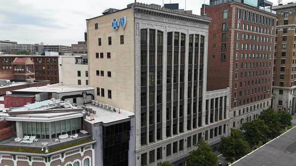 Primary Photo Of 86 Monroe Center St NW, Grand Rapids Office For Sale