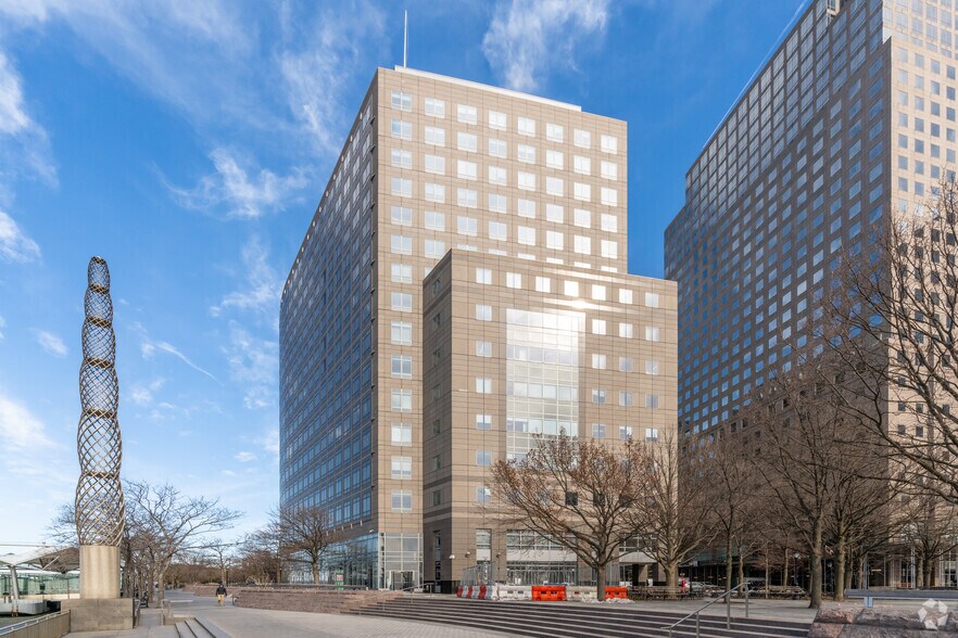 More Photos Of 300 Vesey St, New York Office For Lease
