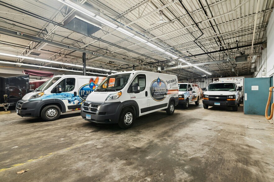 More Photos Of 266 Brookside Rd, Waterbury Manufacturing For Sale