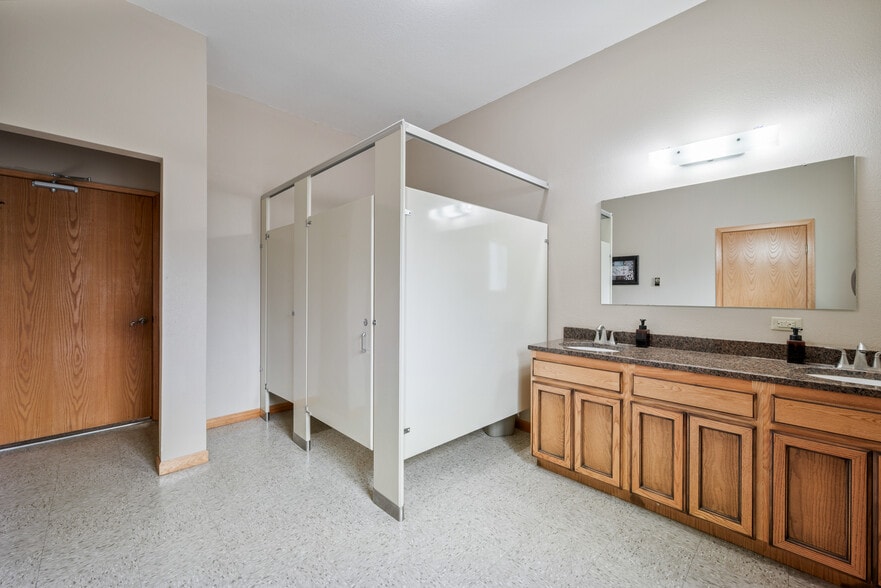 More Photos Of 1435 33rd Ave, Longview Specialty For Sale