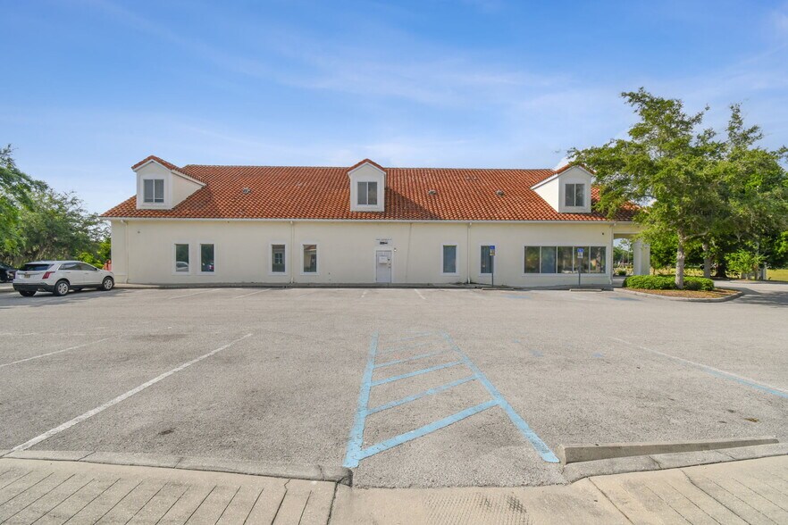 More Photos Of 772 Cortaro Dr, Sun City Center Medical For Sale