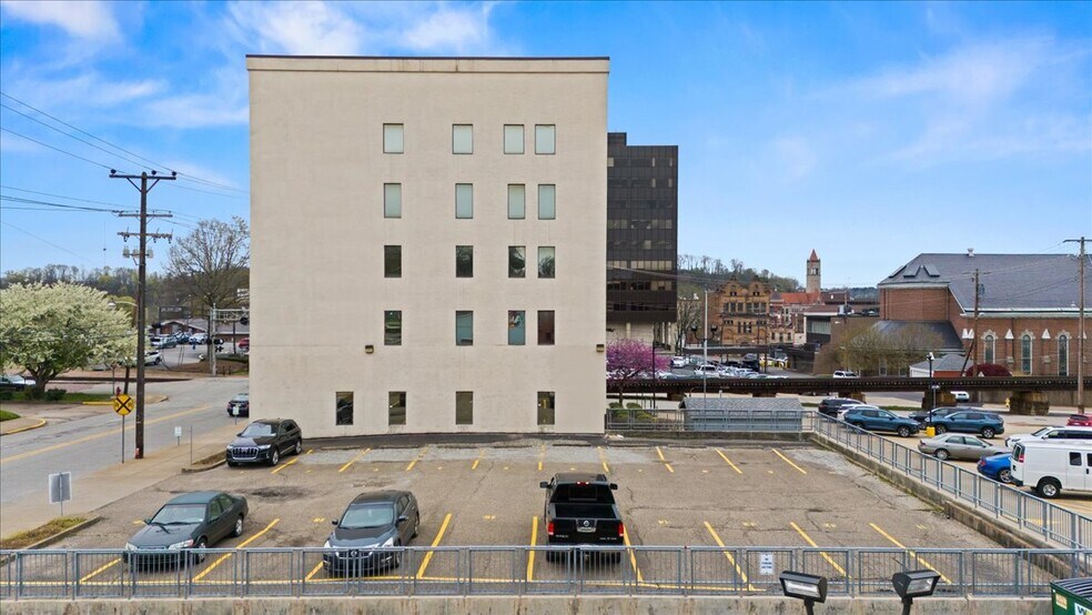 More Photos Of 601 Avery St, Parkersburg Office For Sale