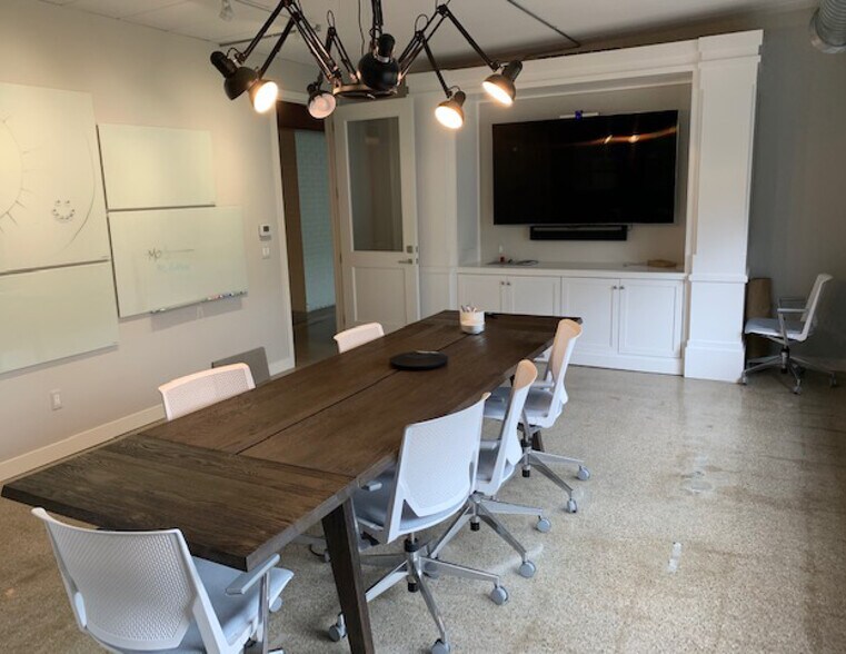 More Photos Of 2075 E 14 Mile Rd, Birmingham Loft Creative Space For Lease