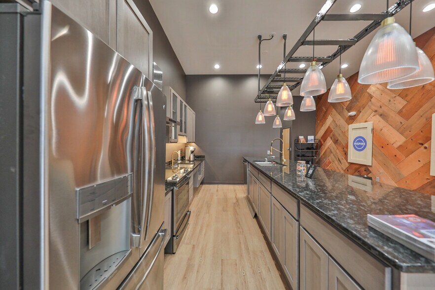 More Photos Of 913-925 Northampton St, Easton Storefront For Sale