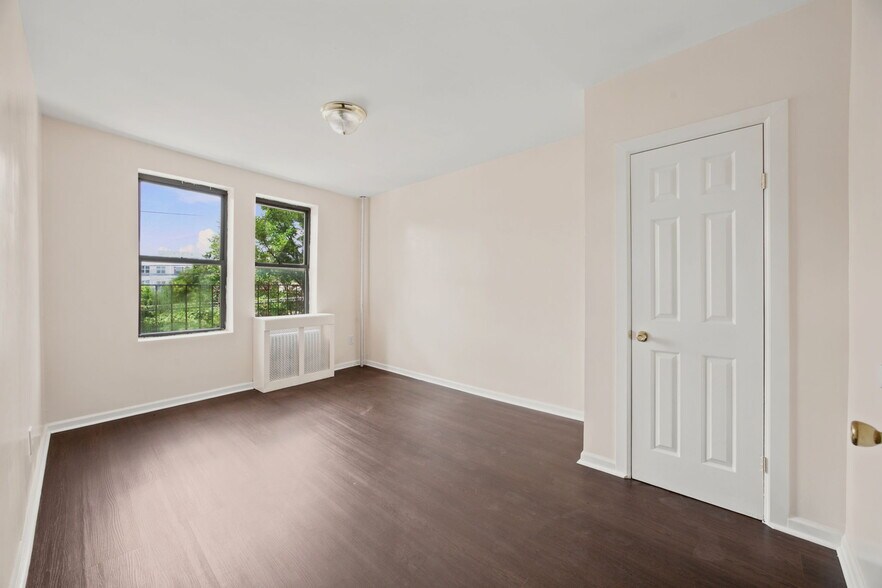 More Photos Of 258 Woodworth Ave, Yonkers Apartments For Sale