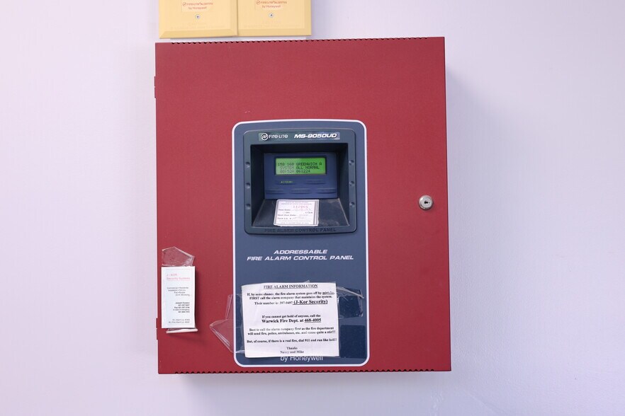 More Photos Of 160 Greenwich Ave, Warwick Office For Sale