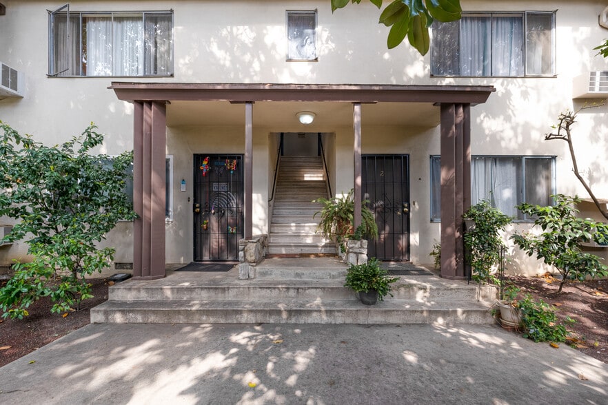 More Photos Of 14007 Moorpark St, Sherman Oaks Apartments For Sale