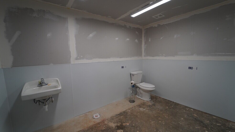 More Photos Of 662 Angus Ct, Rural Hall Light Distribution For Lease