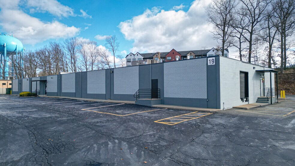 More Photos Of 19 West St, East Hanover Light Manufacturing For Lease