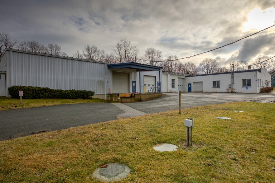 More Photos Of 180 Ushers Rd, Round Lake Warehouse For Sale