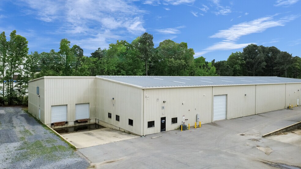 More Photos Of 3241 Benchmark Dr, Ladson Unknown For Lease