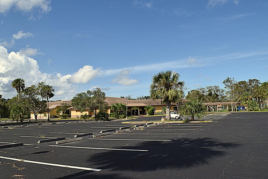 More Photos Of 101 Indigo Dr, Daytona Beach Office For Sale