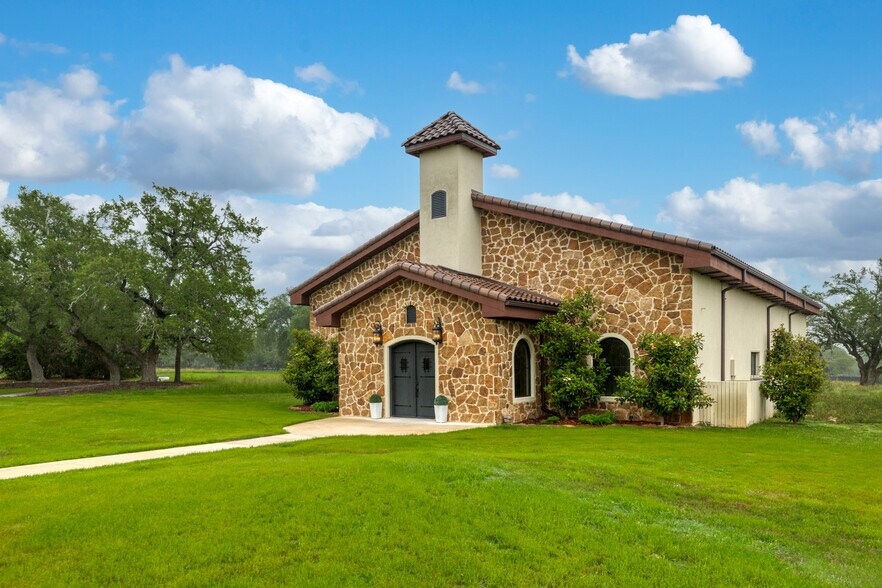 More Photos Of 2550 Bell Springs Rd, Dripping Springs Lodge Meeting Hall For Sale