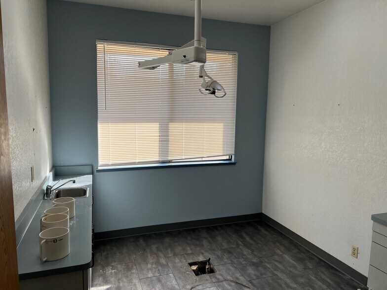 More Photos Of 10618 Combie Rd, Auburn Healthcare For Lease