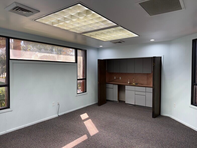 More Photos Of 202 NE 8th Ave, Ocala Office For Sale