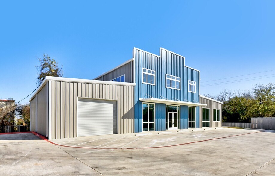 More Photos Of 11215 Conroy Ln, Austin Showroom For Lease