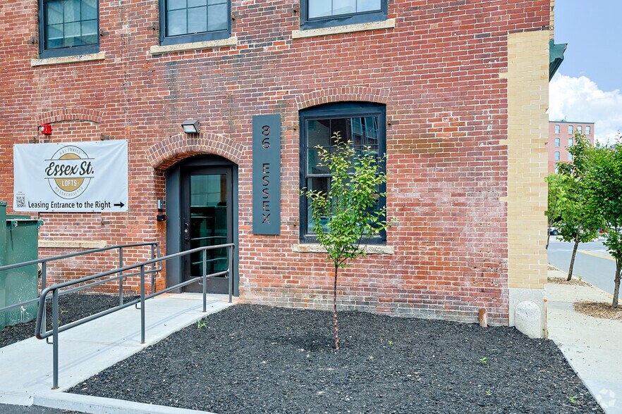 More Photos Of 86 Essex St, Haverhill Apartments For Lease