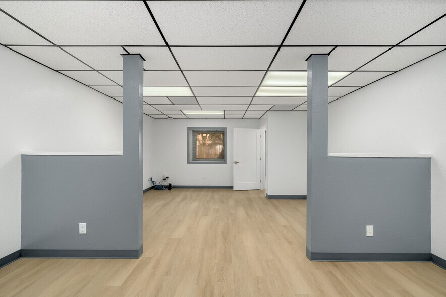 More Photos Of 570 N Towne Ave, Pomona Storefront Retail Office For Sale