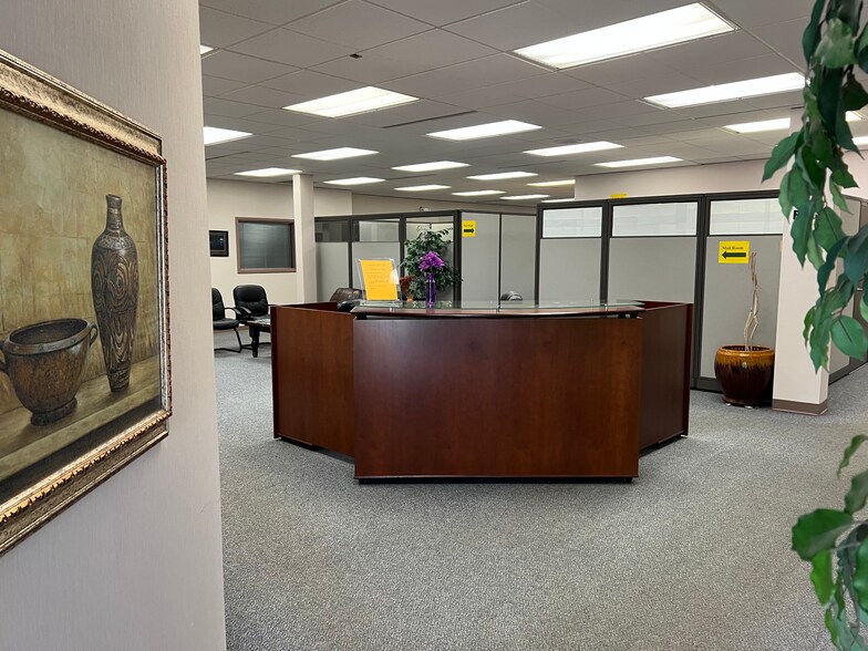 More Photos Of 10121 Paget Dr, Saint Louis Office For Lease
