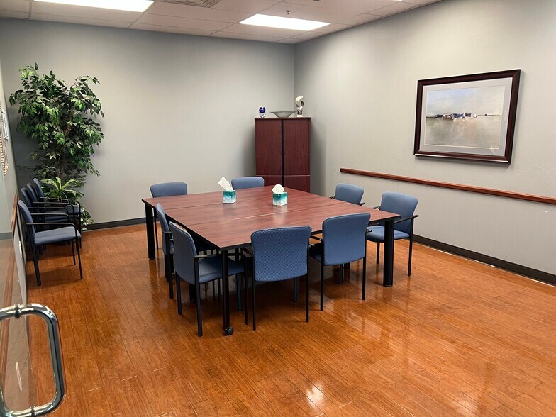 More Photos Of 6615 S Eastern Ave, Las Vegas Office For Lease