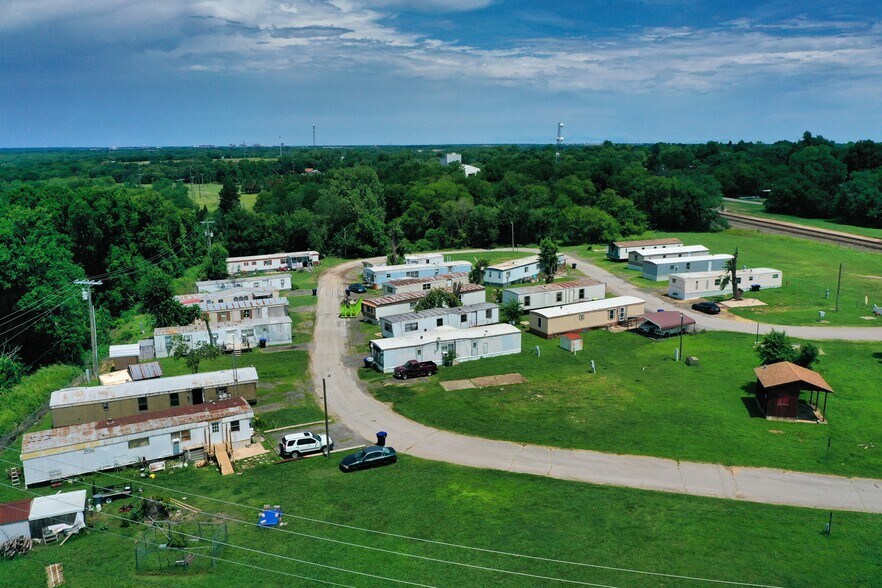More Photos Of 400 S Front St, Noble Manufactured Housing Mobile Home Park For Sale