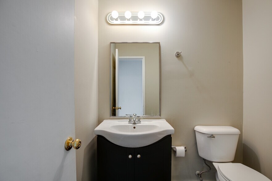 More Photos Of 211 N 18th St, Richmond Office Residential For Sale