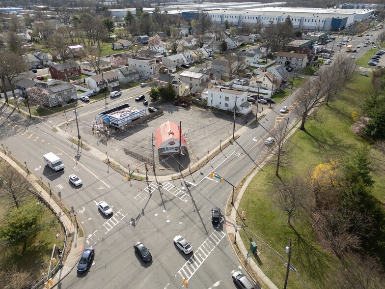 More Photos Of 735 E Hazelwood Ave, Rahway Freestanding For Sale