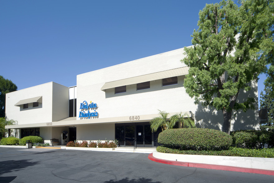 Primary Photo Of 6840-6850 Sepulveda Blvd, Van Nuys Medical For Lease