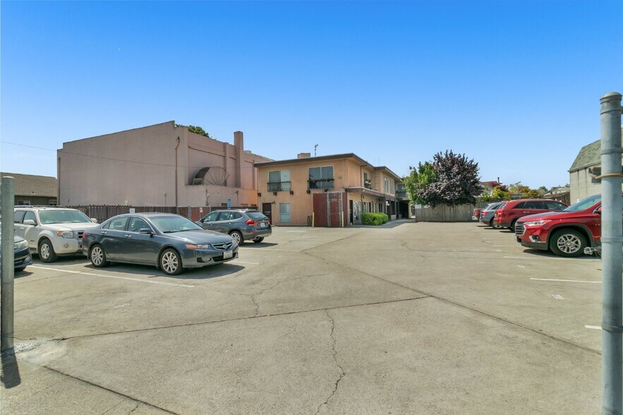 More Photos Of 2515 Santa Clara Ave, Alameda Loft Creative Space For Lease