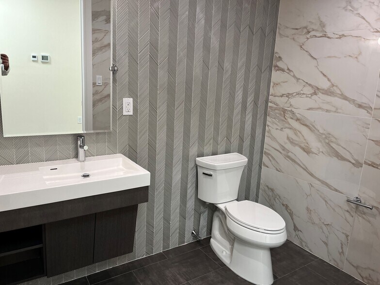 More Photos Of 525 Northern Blvd, Great Neck Medical For Lease