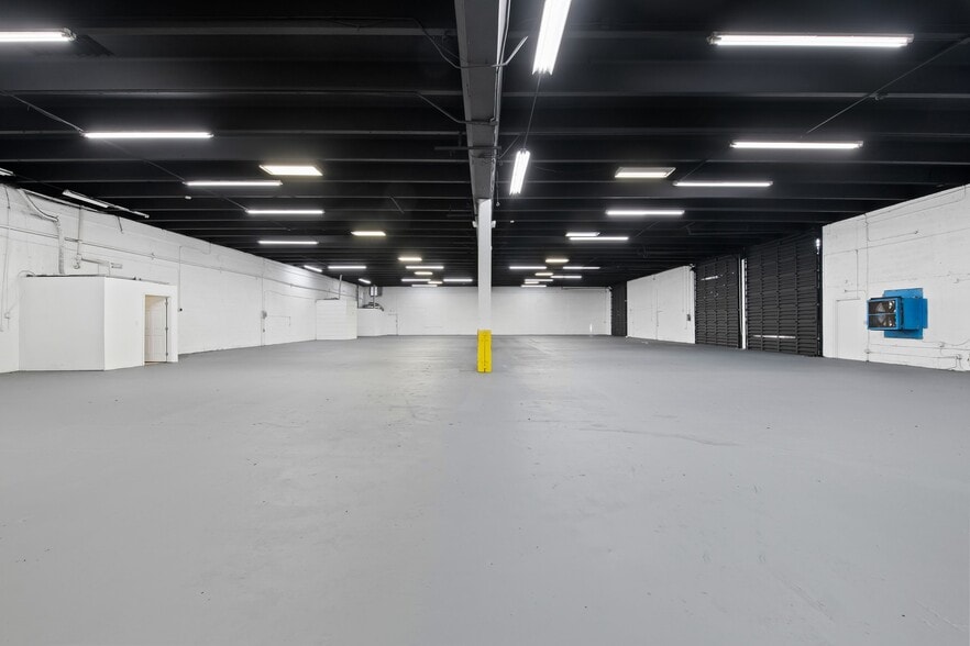 More Photos Of 3501-3531 NW 19th St, Fort Lauderdale Unknown For Lease