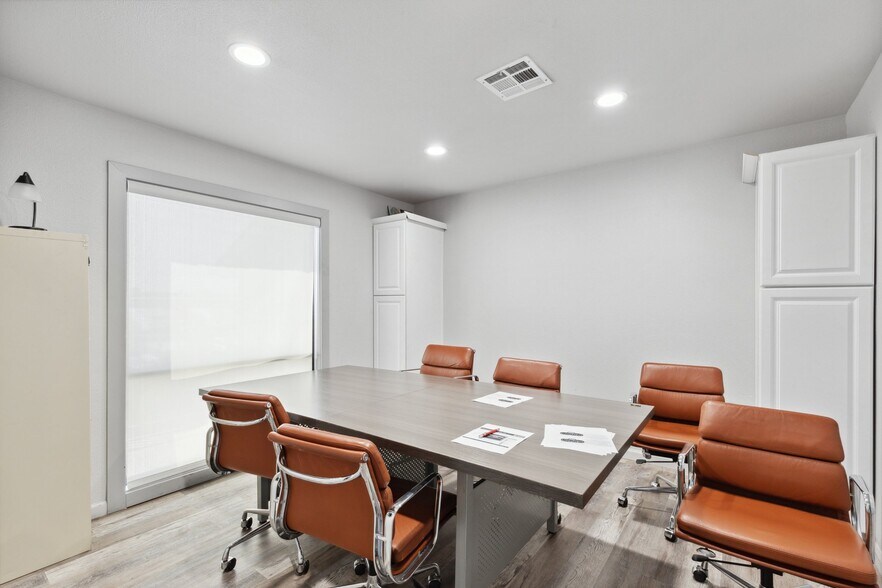 More Photos Of 4451 N Brawley Ave, Fresno Warehouse For Sale