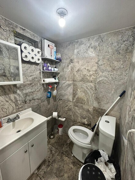 More Photos Of 2361 SW 57th Ave, West Park Service For Lease