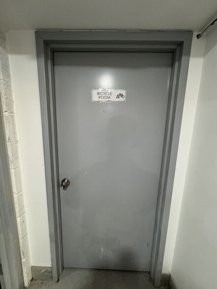 More Photos Of 3573 Laconia Ave, Bronx Apartments For Sale