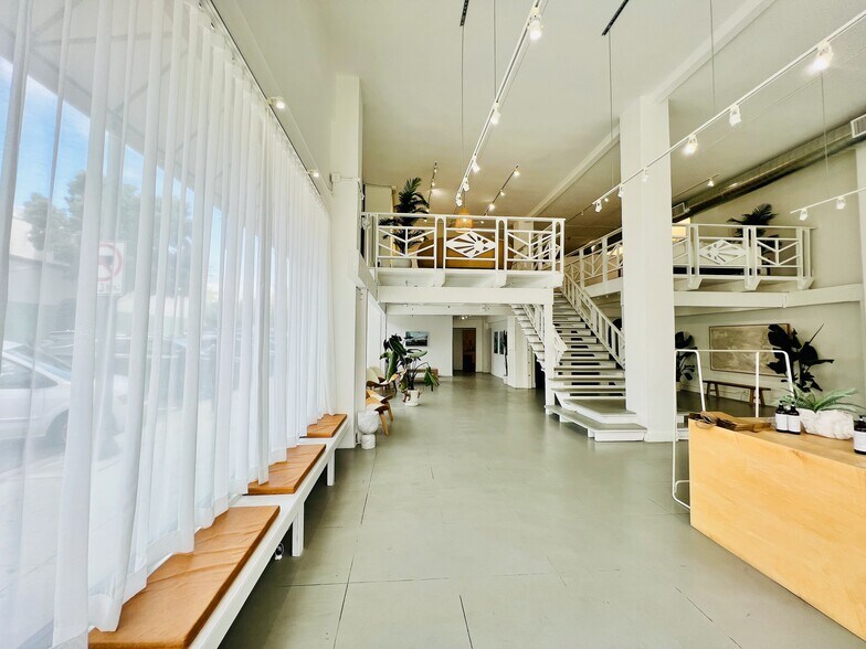 More Photos Of 3001-3013 Main St, Santa Monica Apartments For Lease