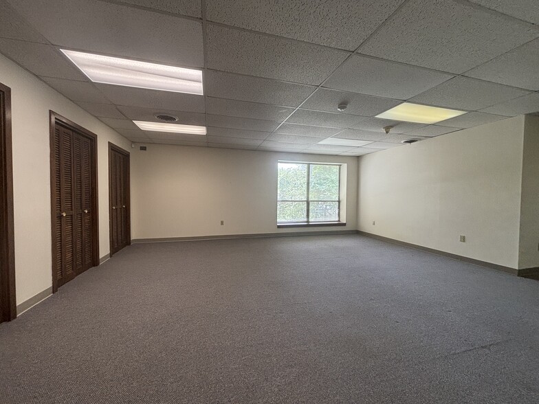 More Photos Of 3007 E Boundary Ter, Midlothian Unknown For Lease