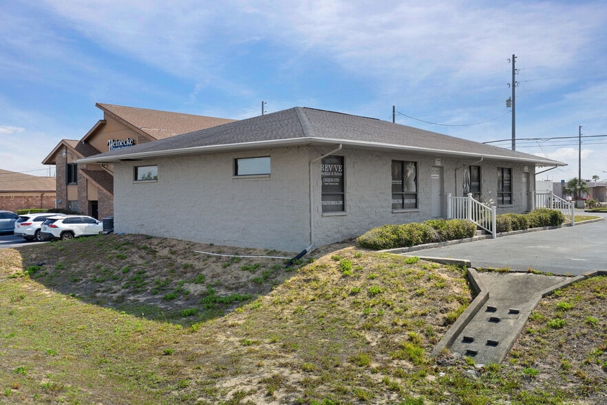 More Photos Of 7125 Mariner Blvd, Spring Hill Medical For Lease