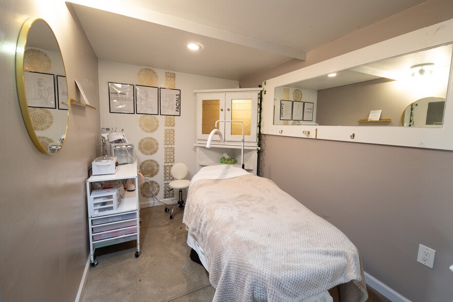 More Photos Of , Reno General Retail For Sale